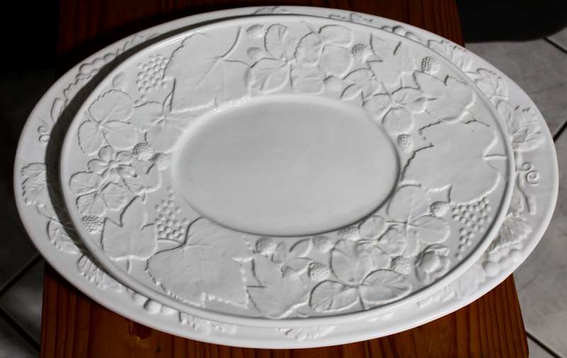 Harlequin Trio - Soup Tureen & 2 Platters
