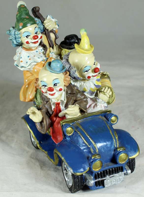 4 Musical Clowns in Open Car