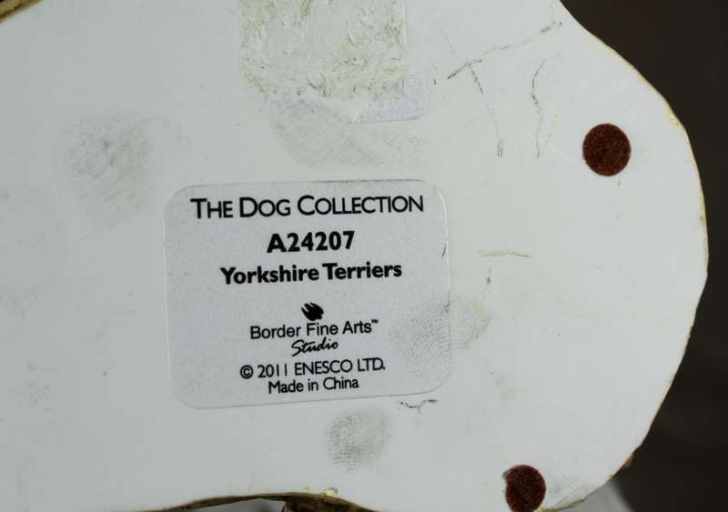 Dog collection - A24207 - Yorkshire terriers (Dark)