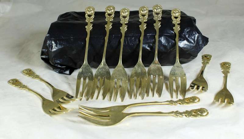 Set of 12 gold plated stainless steel cake forks