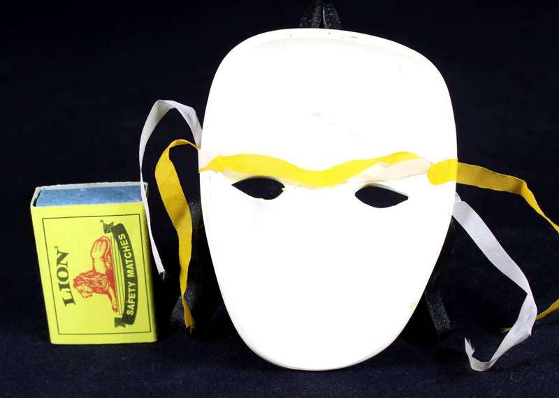 Small opera mask - Green embellishment