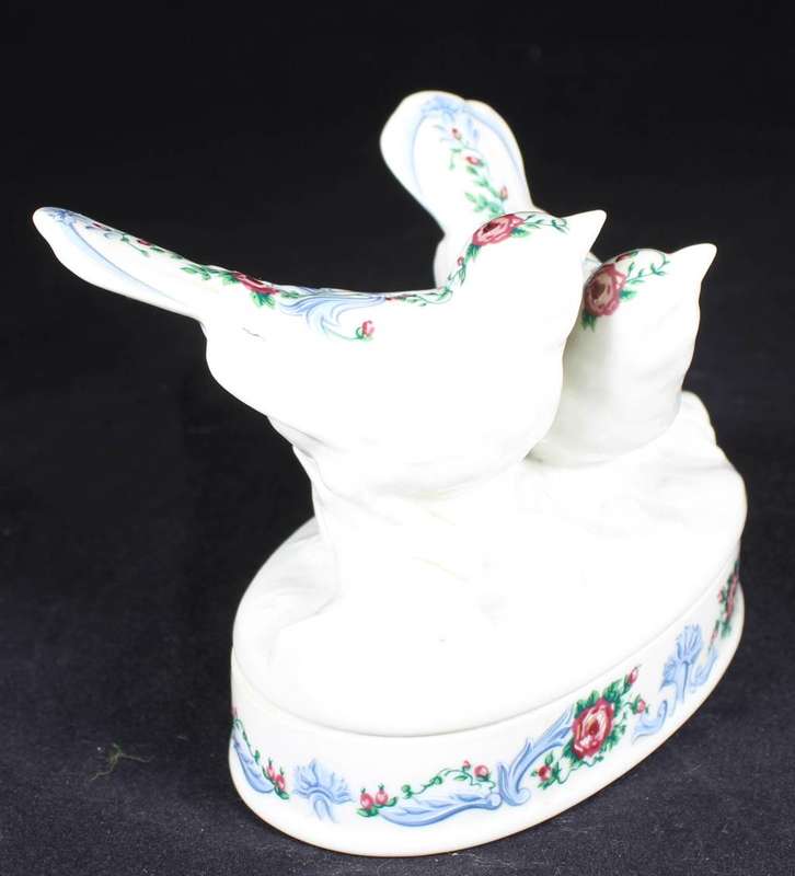 Elizabeth Arden - Southern Heirlooms - Pair of Birds - ACT FAST!!! BID NOW!!!