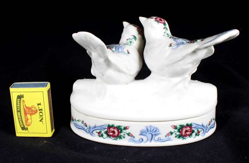 Elizabeth Arden - Southern Heirlooms - Pair of Birds - ACT FAST!!! BID NOW!!!