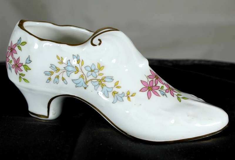 Paragon light flower shoe