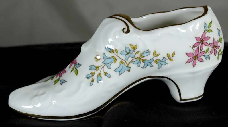 Paragon light flower shoe