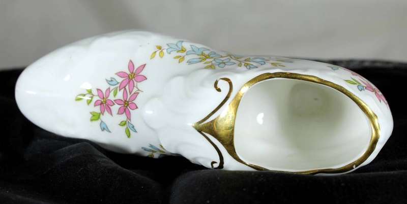 Paragon light flower shoe