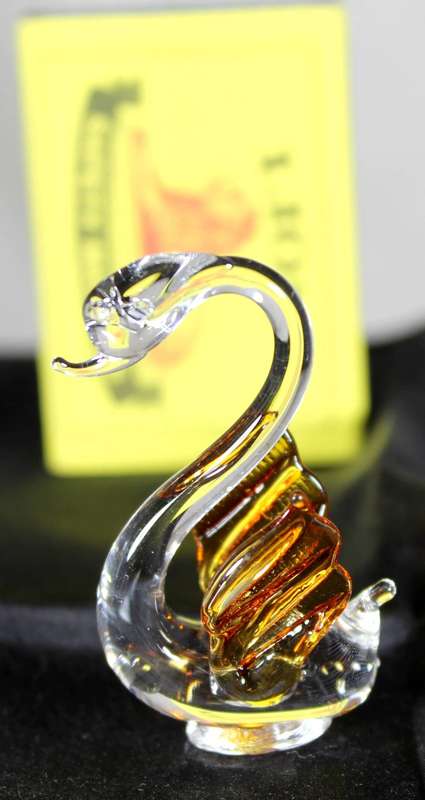 Glass swan - orange