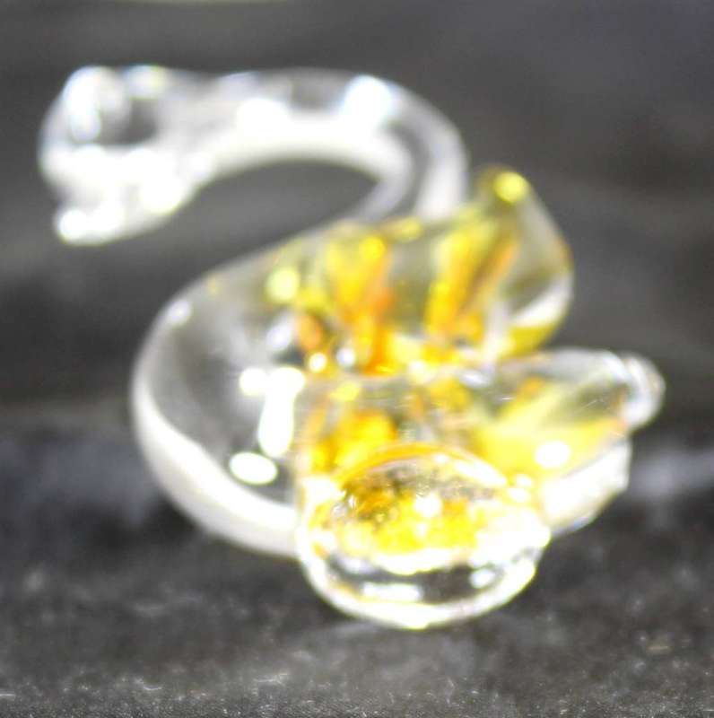 Glass swan - yellow