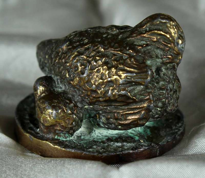 Brass hen with chicks