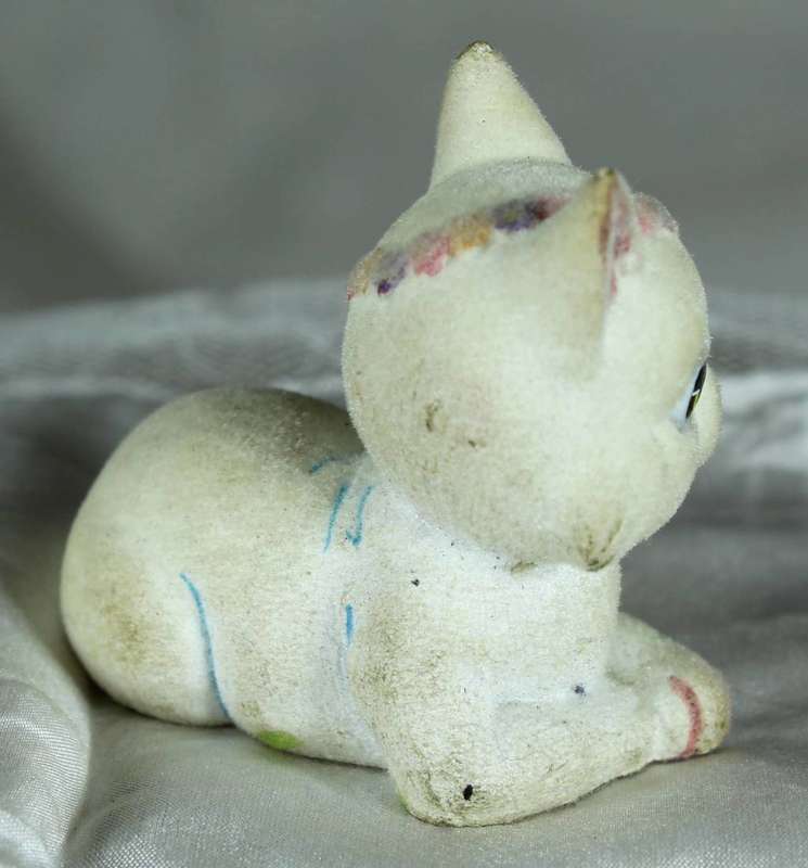 Puppy in my pocket families - white felted cat with crown