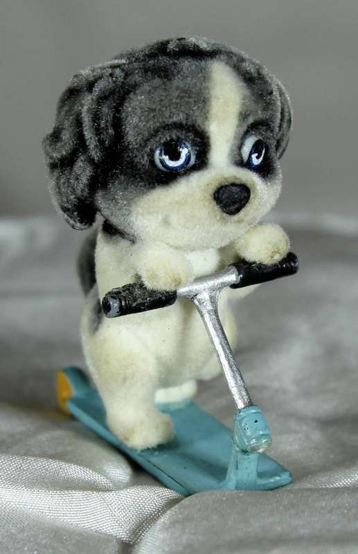 Puppy in my pocket families - puppy on scooter