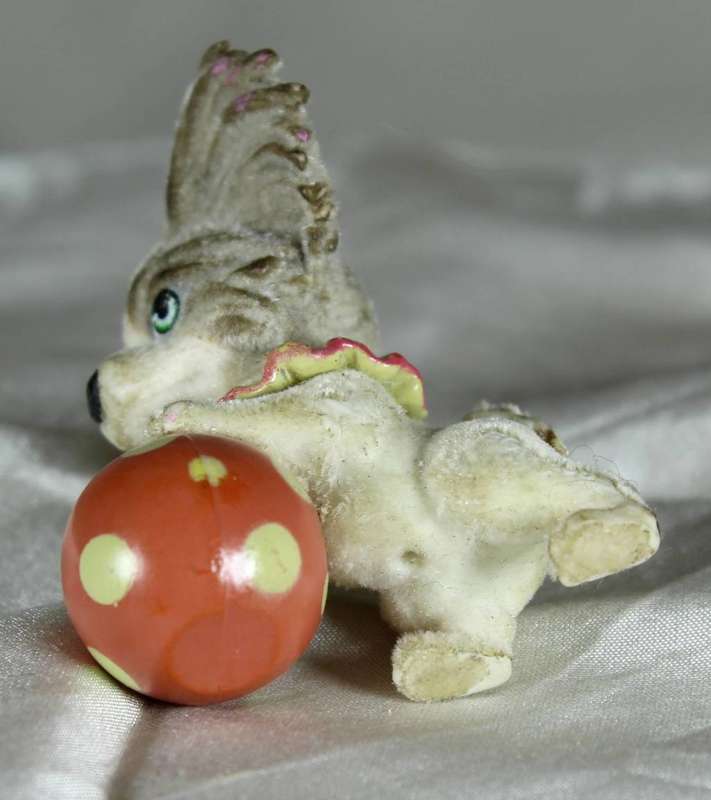 Puppy in my pocket families - playing ball