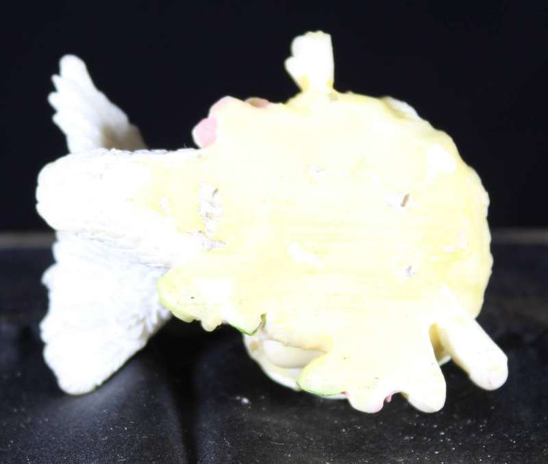 Little girl - yellow dress & swan