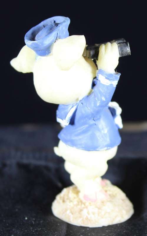 Miniature piggy with binoculars