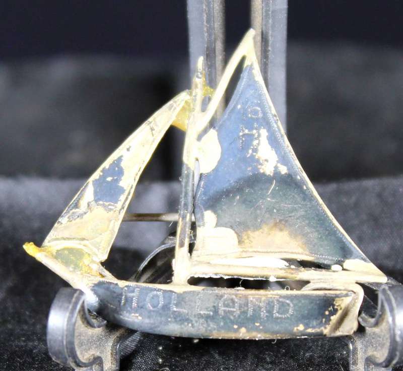 Little sailboat broach
