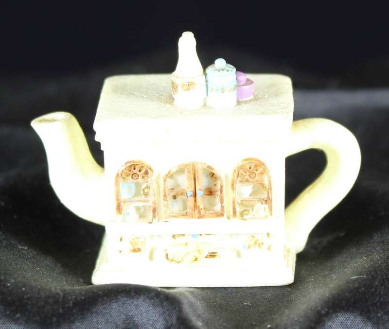 Miniature kettle ornament