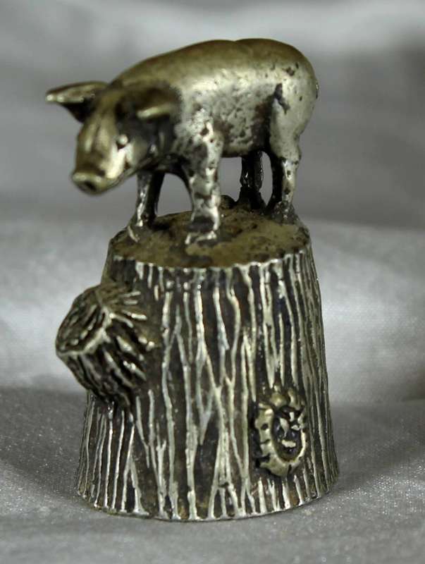 English Pewter (Pseudo) Thimble - Pig - Bid Now!!!
