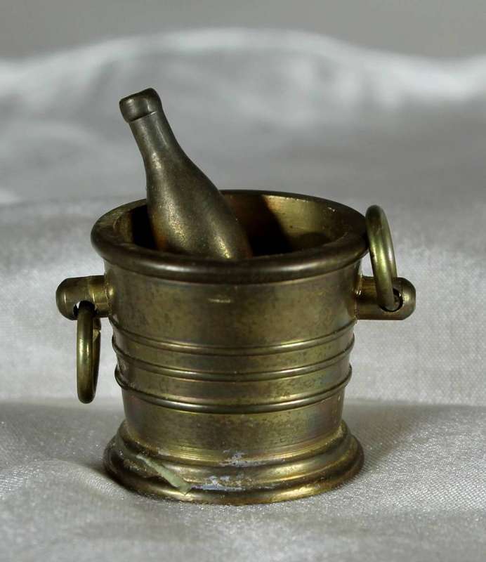 Miniature Brass - Mortar & Pestile - Bid Now!!!