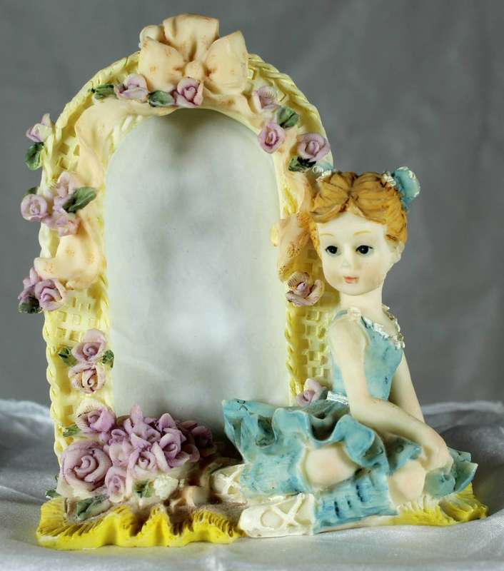 Photo frame with little girl & flowers