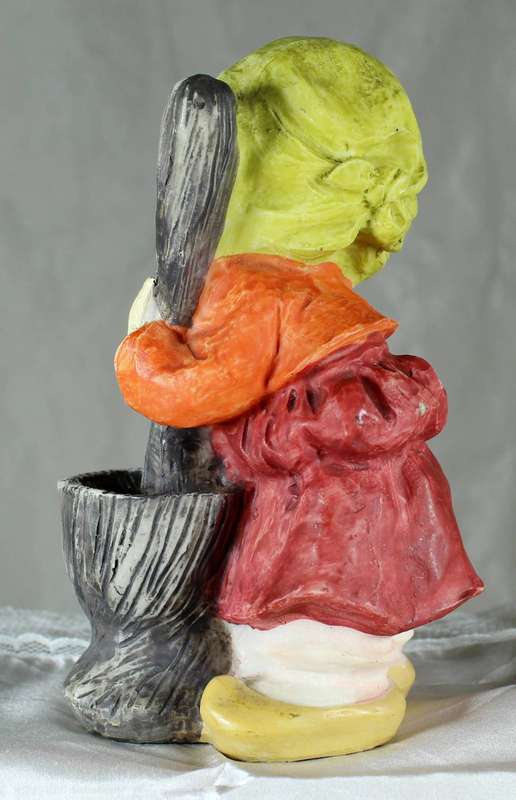 Vintage koreart - little girl with mortar & pestle