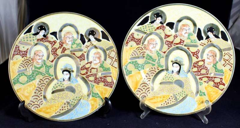 Pair of embossed Japanese display plates