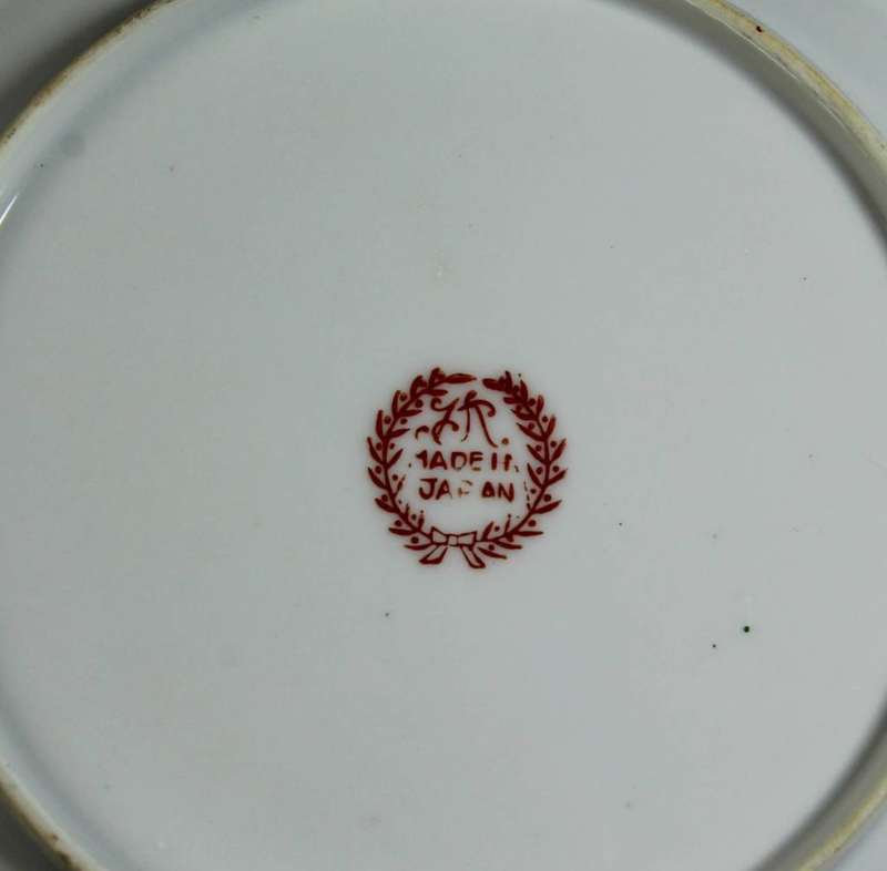Pair of embossed Japanese display plates