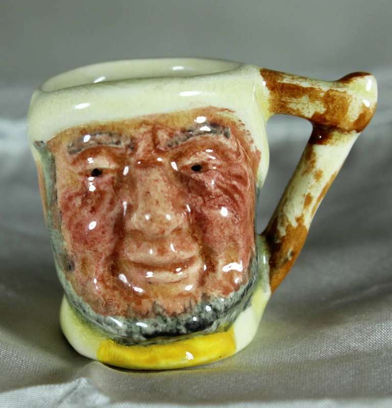Toby Jug miniature - Lancaster - Hand painted - White hat