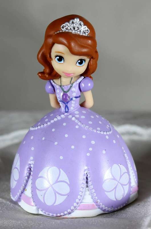 Sophia the first - Sophia mini figures - The first purple dress