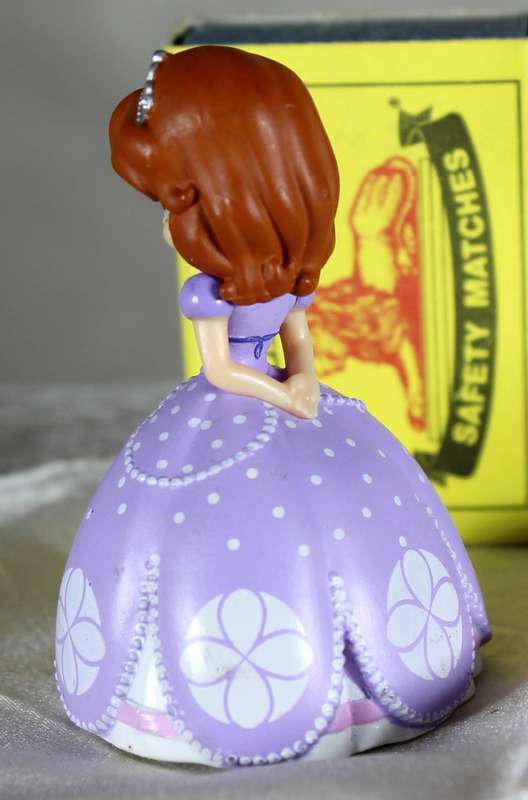 Sophia the first - Sophia mini figures - The first purple dress