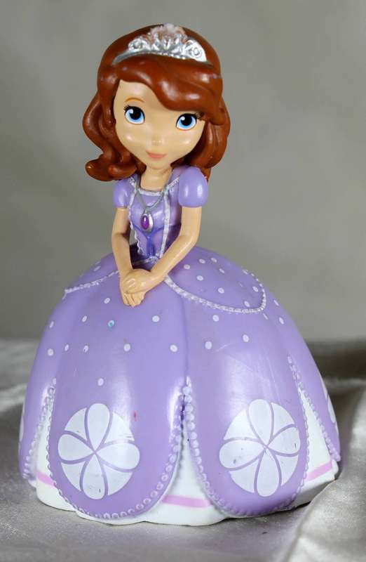 Sophia the first - Sophia mini figures - The first purple dress