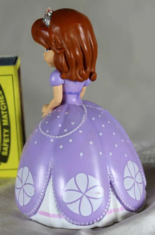 Sophia the first - Sophia mini figures - The first purple dress