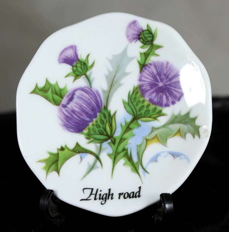 Fine bone china - Made for Thistle Scotland - Display plate - High road