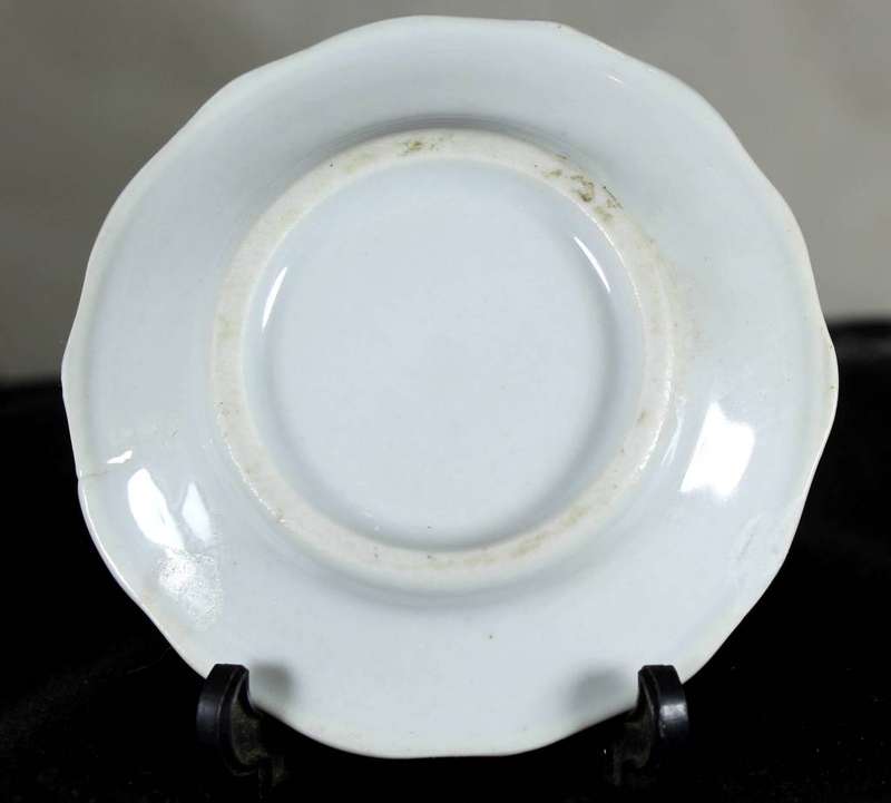 Display plate with flowers