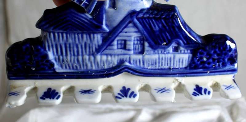 Blue hand painted windmill spoon holder (Delft look-a-like)