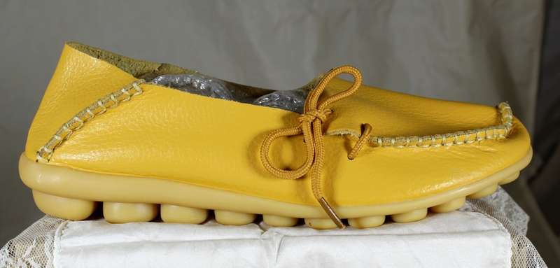 Mustard Moccasin style shoe - Small size 7
