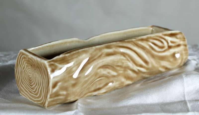 Wade small decorative vase/log