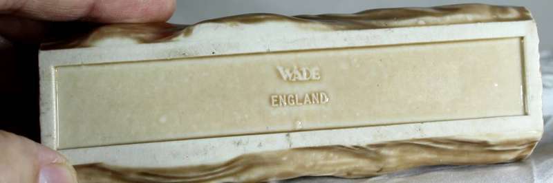 Wade small decorative vase/log