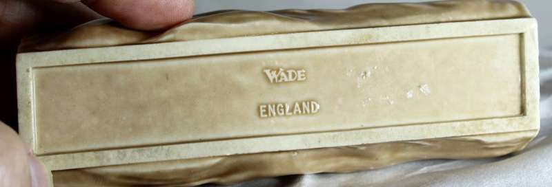 Wade small decorative vase/log
