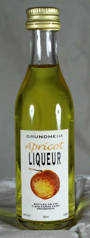 Mini liquor bottle - Grundheim apricot liqueur (50ml)