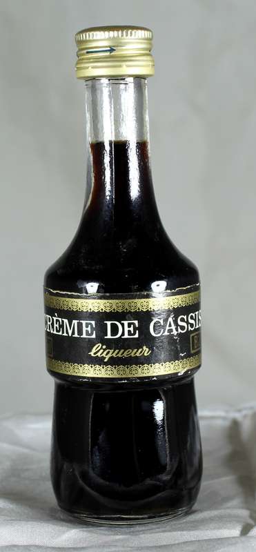 Mini liquor bottle - Creme de Cassis (50ml)
