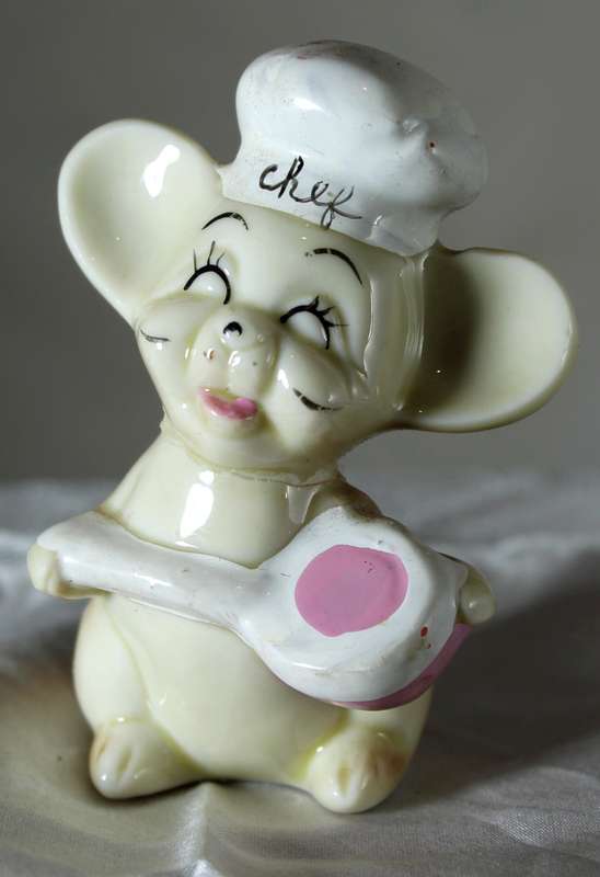 Vintage Porcelain Chef Mouse - BID NOW!!!