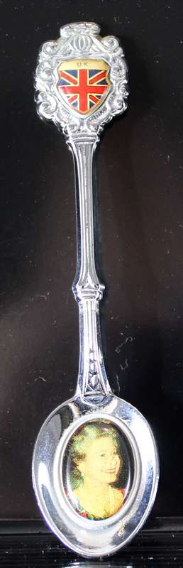 Souvenir teaspoon - UK Queen Elizabeth