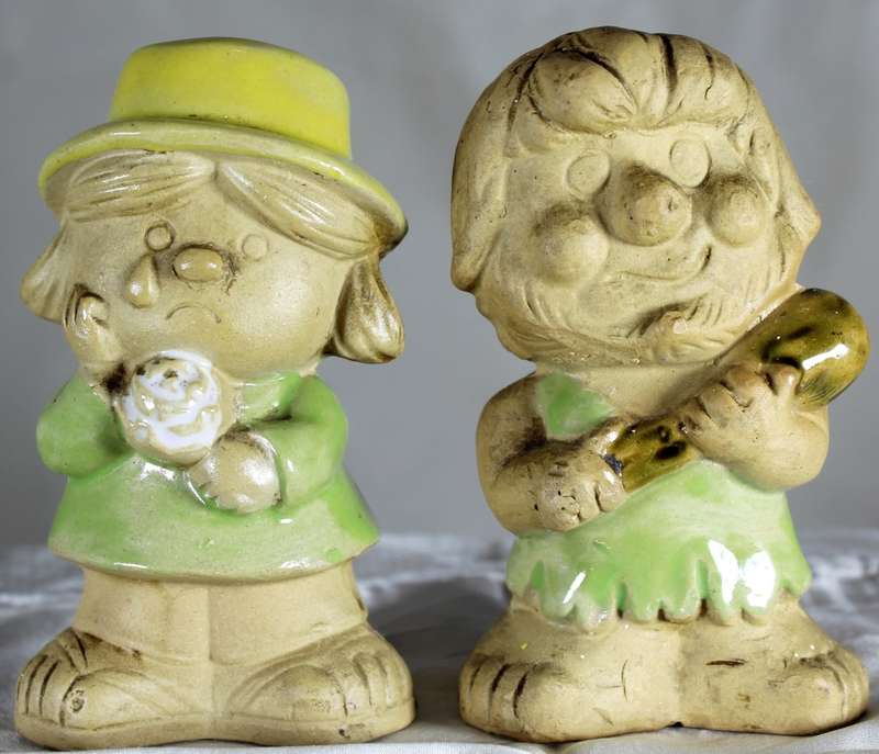 Pair of salt & pepper duck shakers - two naughty children