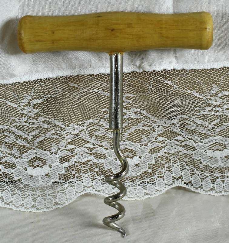 Wooden cork puller