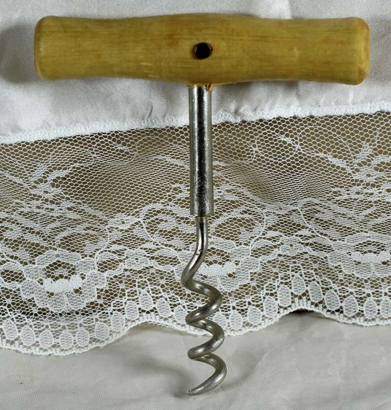 Wooden cork puller