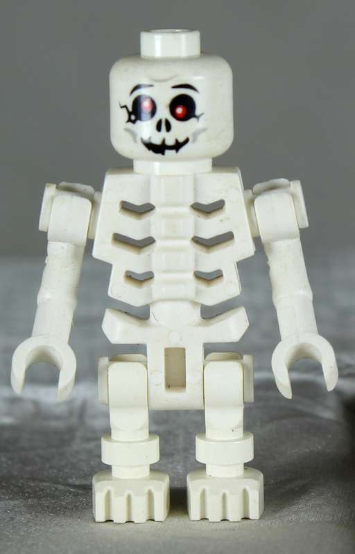 Lego mini figurine - Fantasy Era - Skeleton warrior 2 (CAS328)