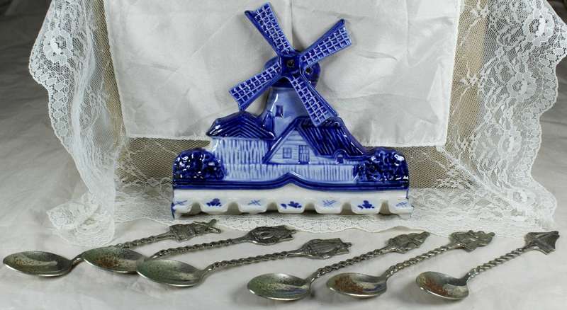 Blue & white porcelain windmill spoon rack with spoons