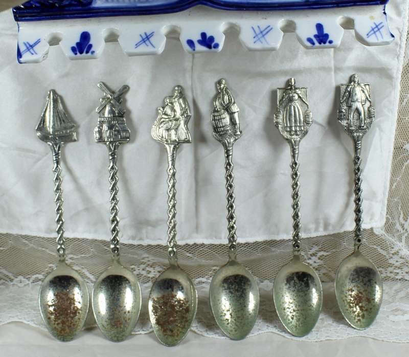 Blue & white porcelain windmill spoon rack with spoons