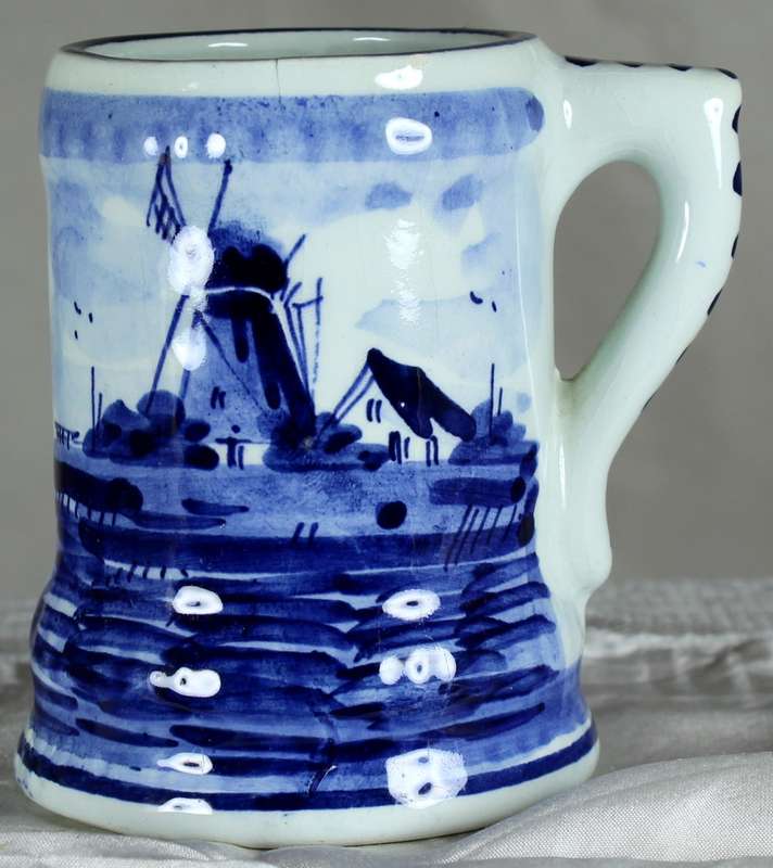 Small delft mug