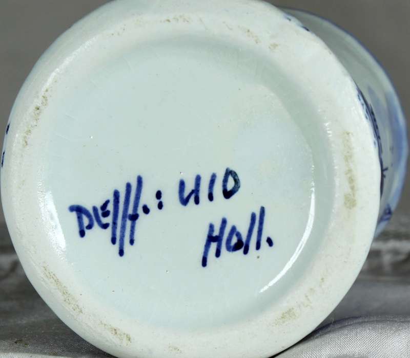 Small delft mug